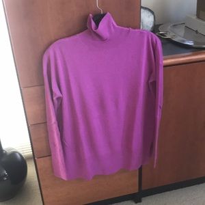 Gap turtleneck size XS.  Fuschia color